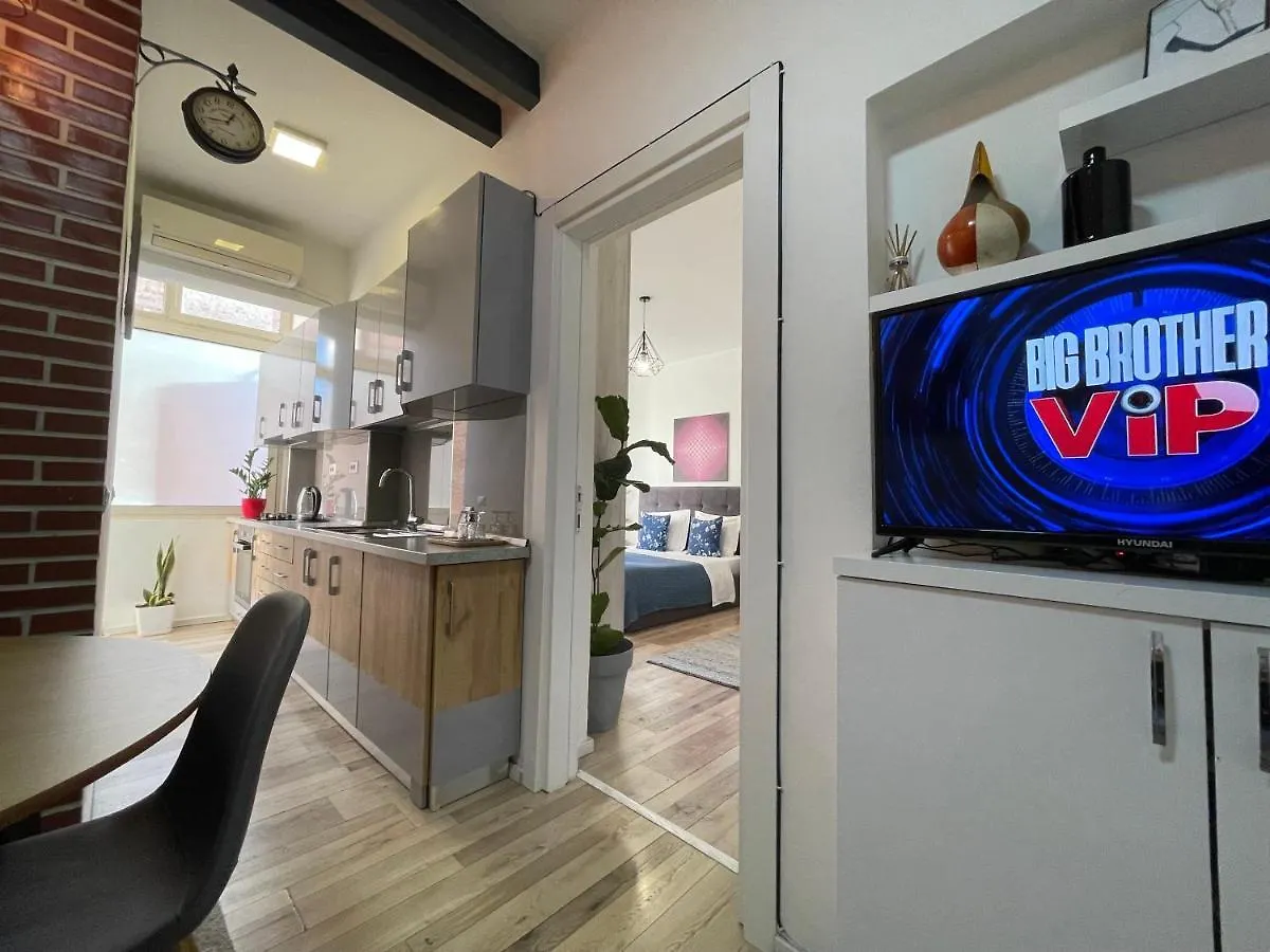 Myslym Shyri'S Apartments Tirana 3*,