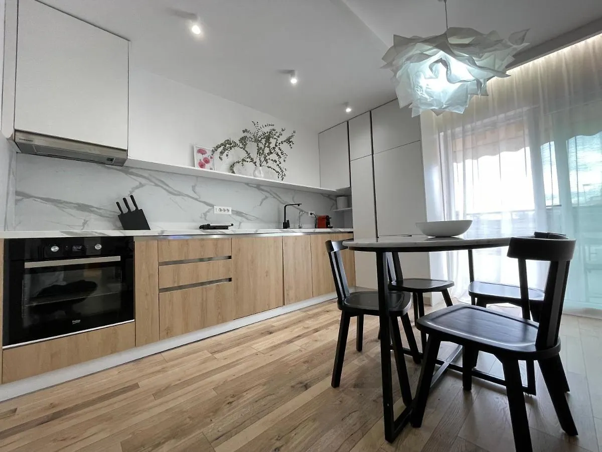 Myslym Shyri'S Apartments Tirana Aparthotel